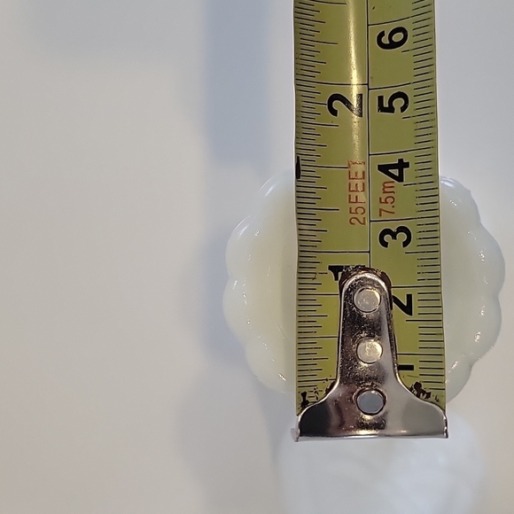 Vintage,  pair of Milk Glass Bud Vases, Stars and Bars design, Anchor Hocking - Picture 9 of 10